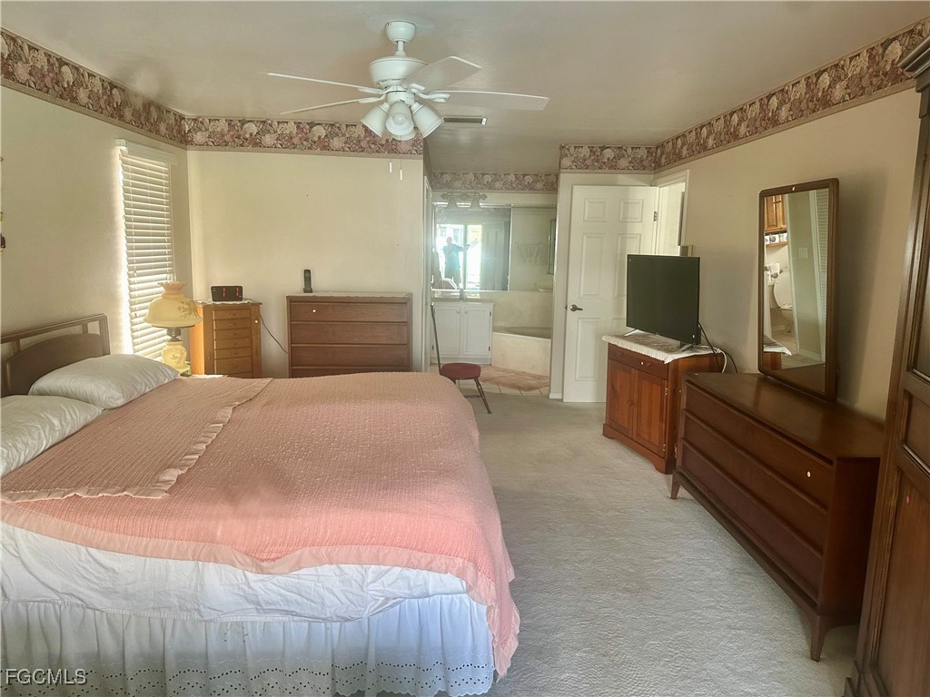 4101 SW 28th Place