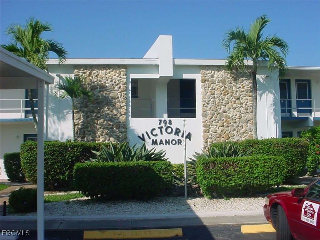 708 Victoria Drive, Apt 206