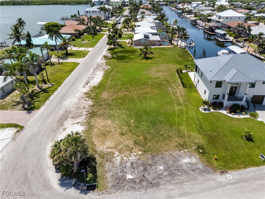 2  Bayview Boulevard