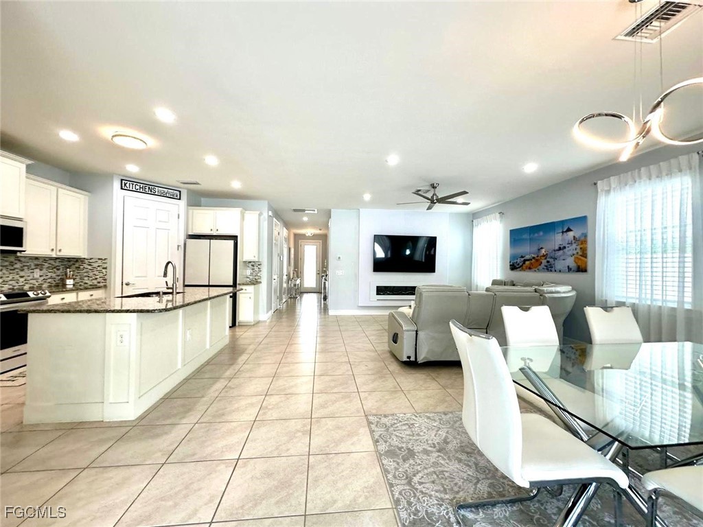 3193  Amadora Circle
