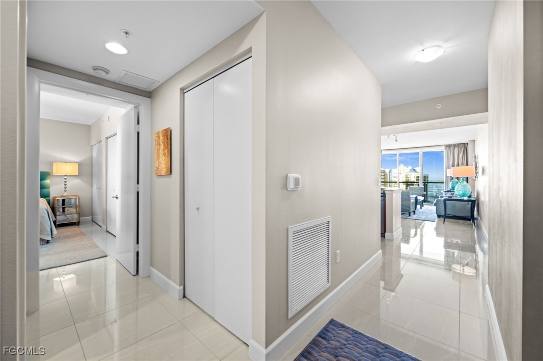 3000 Oasis Grand Boulevard, Apt 2402