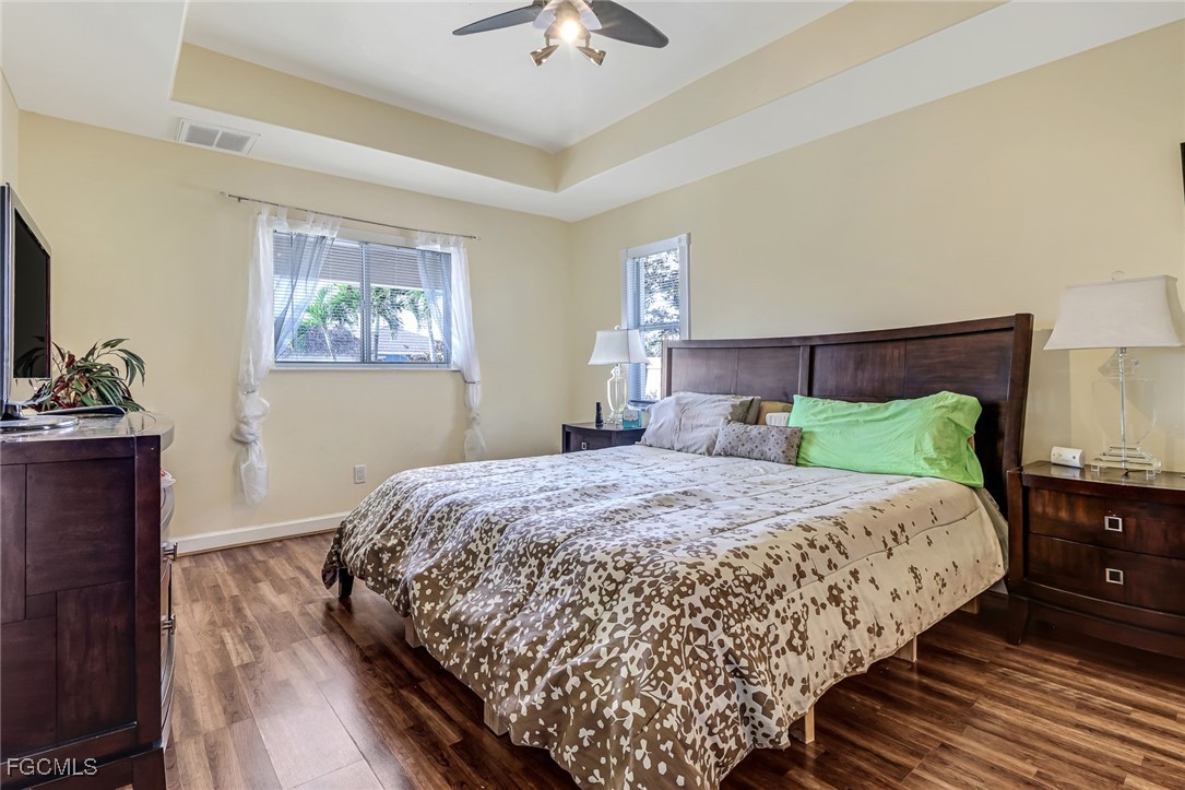930 SW 37th Terrace