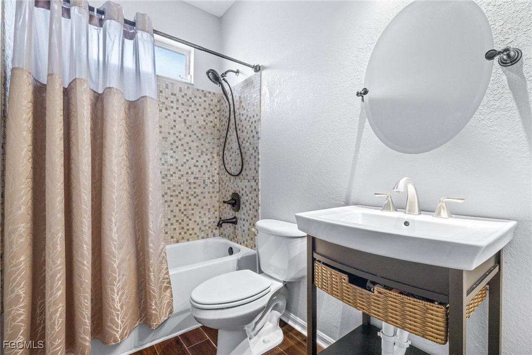 1049 NW 38th Place