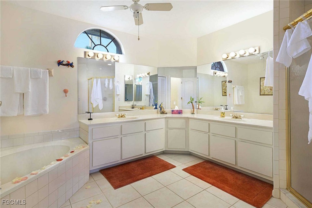 105 SW 39th Place