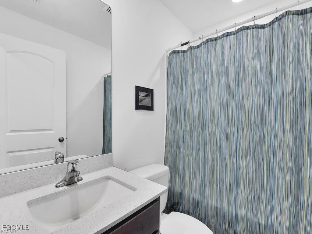 3904 NE 16th Place