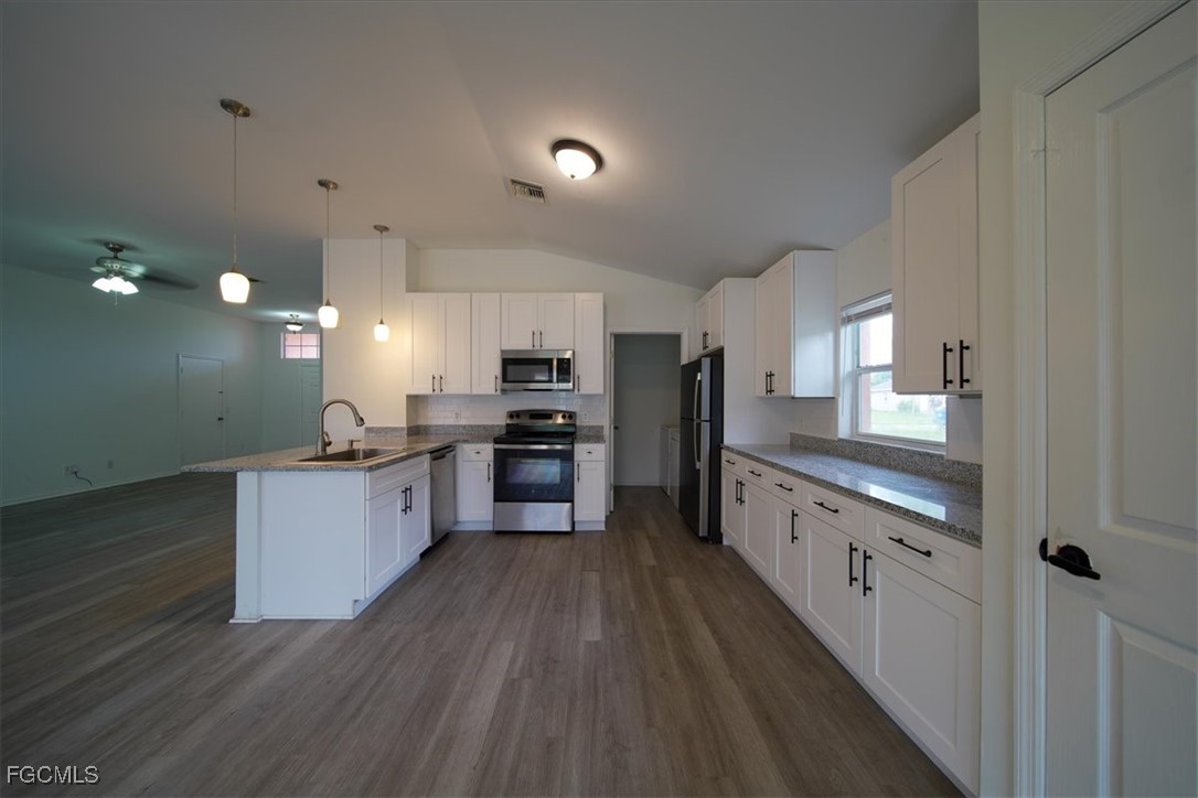 1502  Scholar Court