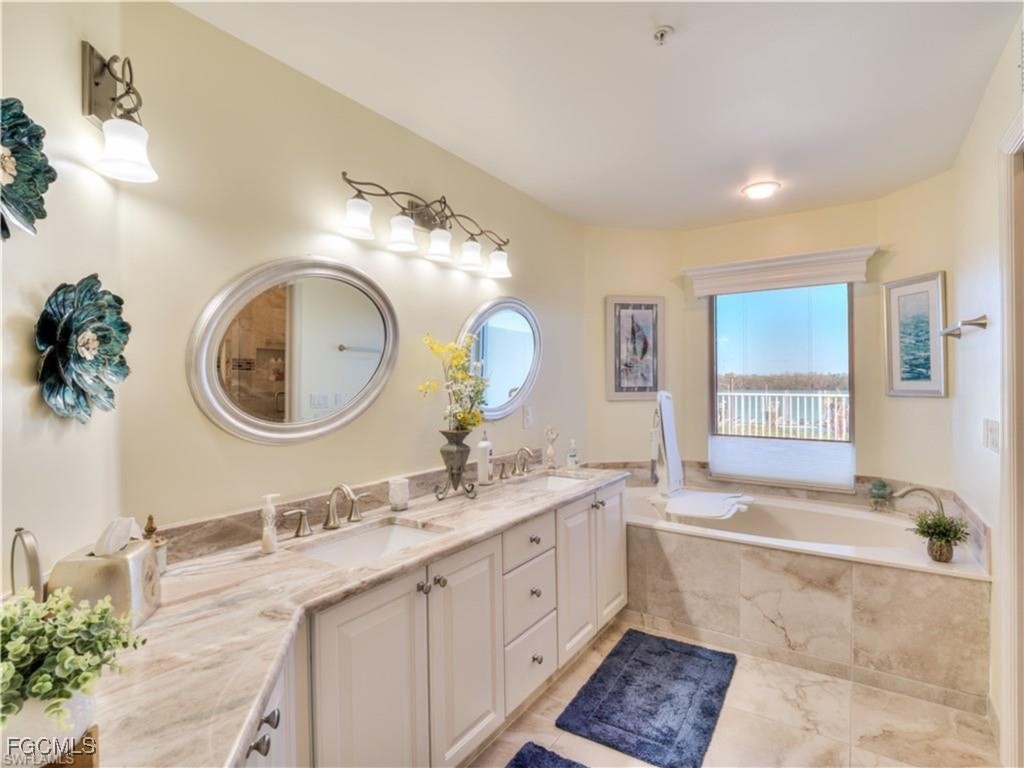 4183  Bay Beach Lane, Apt 313