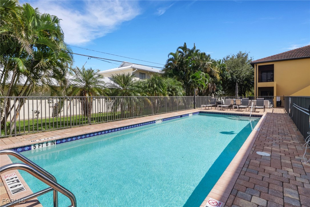 5003 SW 16th Place, Apt 108