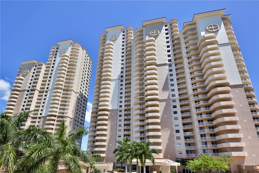 2090 W FIRST Street, Apt 510