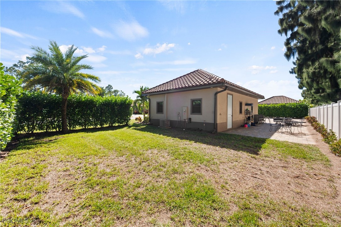 13172  Golden Palms Circle