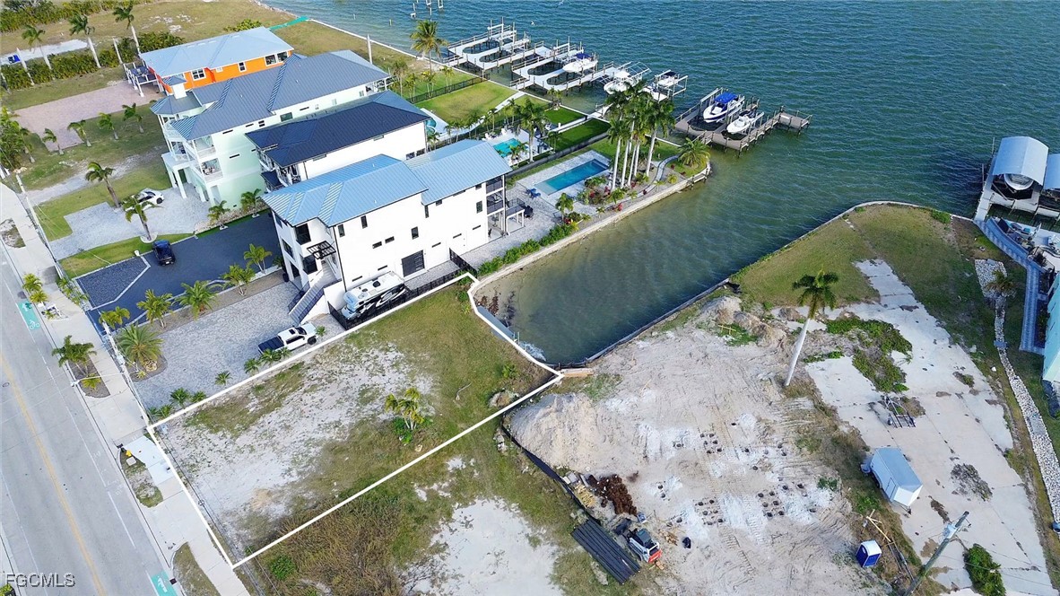 475  Estero Boulevard