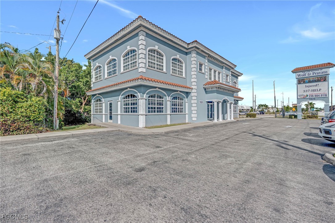 1825  Colonial Boulevard
