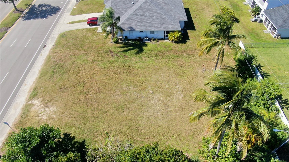 1009  Cape Coral Parkway