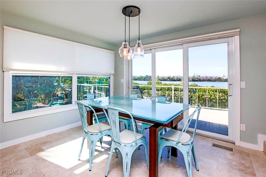 2667  Coconut Drive