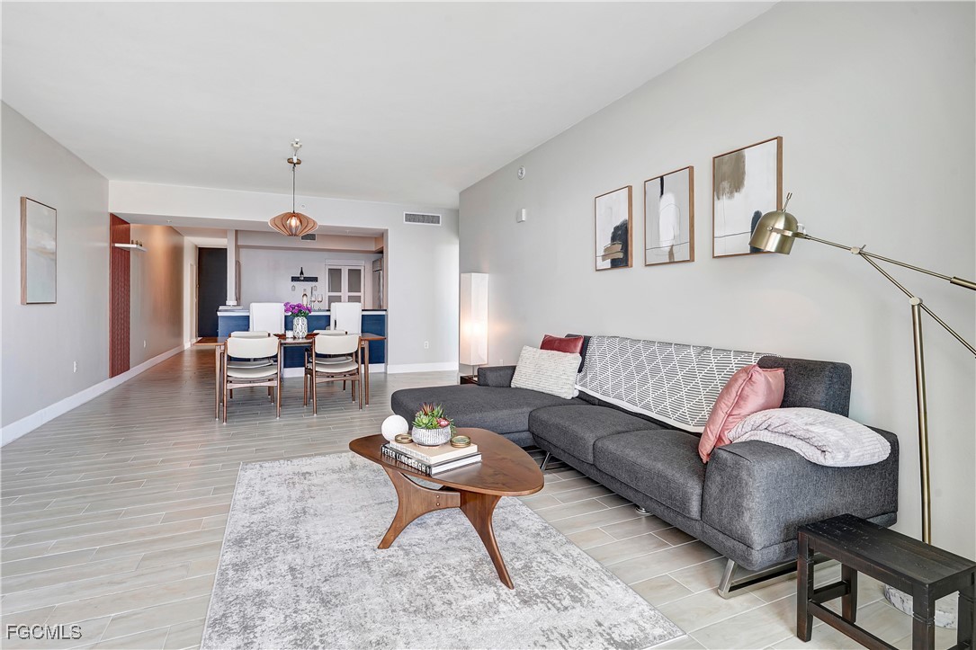 3000 Oasis Grand Boulevard, Apt 1401