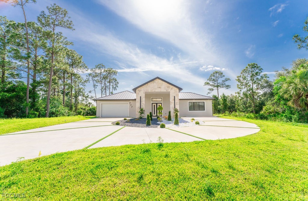 717  Calvin Avenue