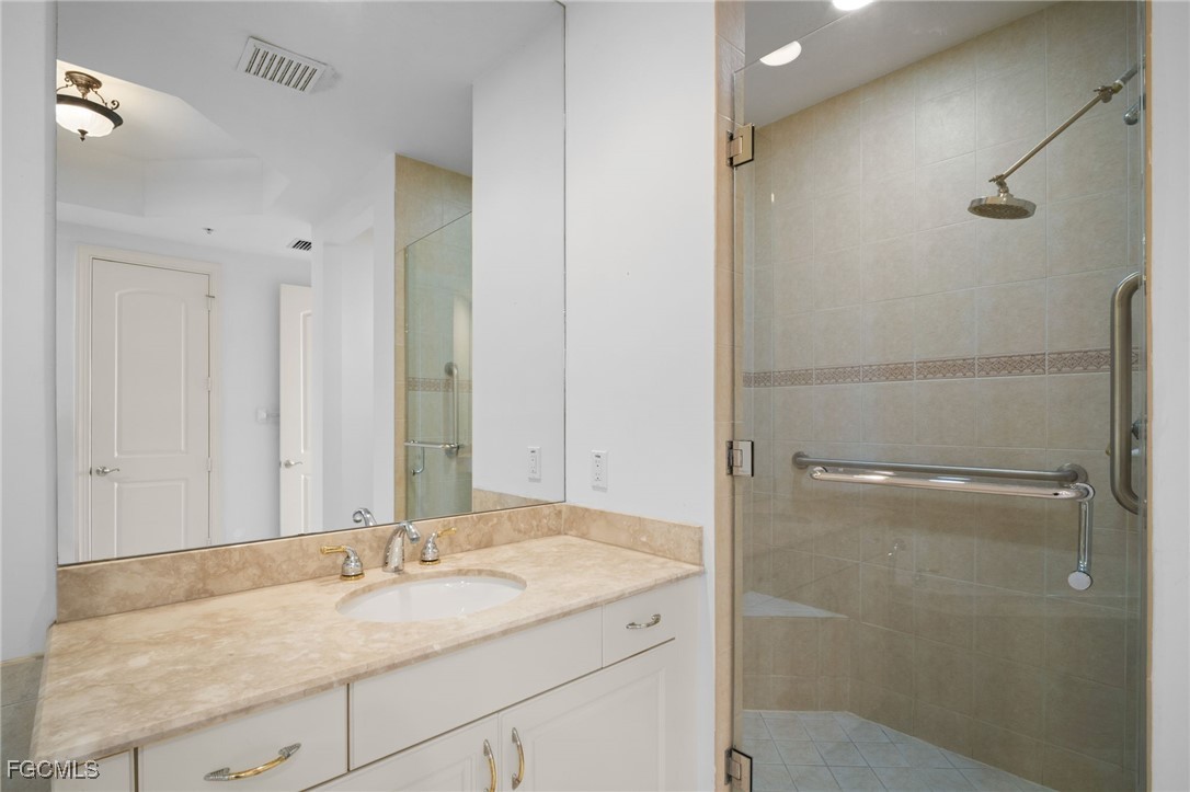 2090 W First Street, Apt F2806