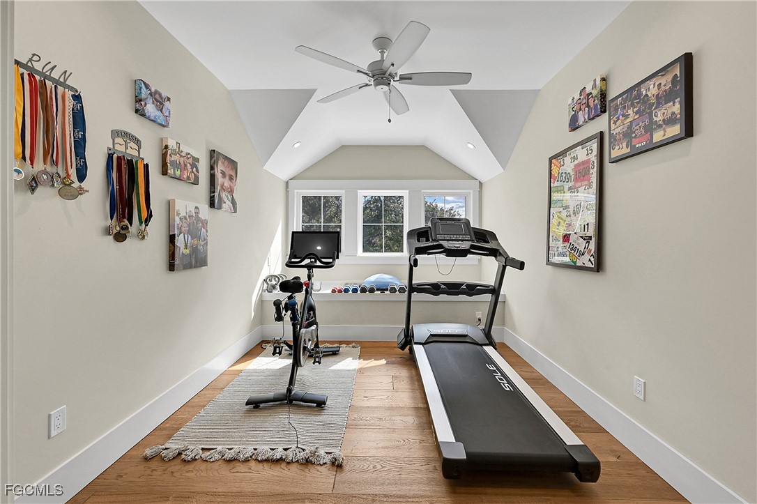 27300  Egret Place