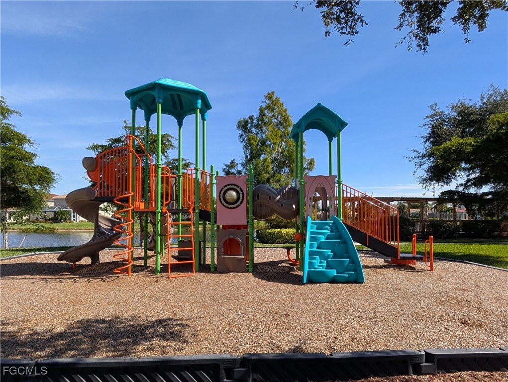 9208 Calle Arragon Avenue, Apt 202
