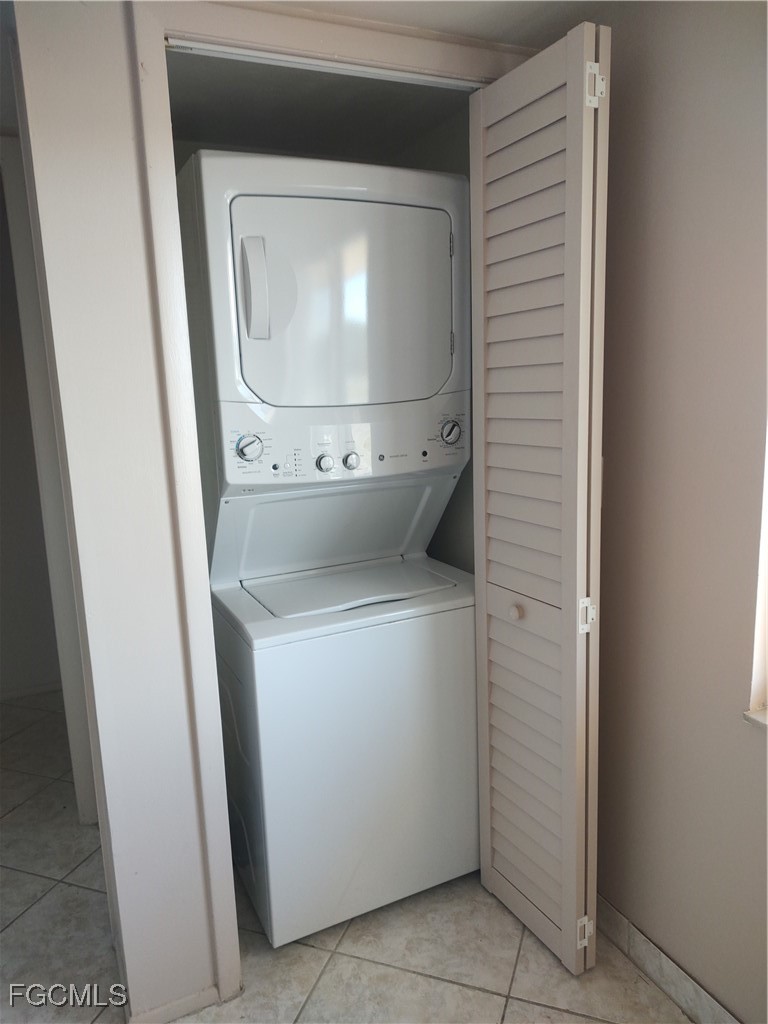 4713  Santa Barbara Boulevard, Apt E-3