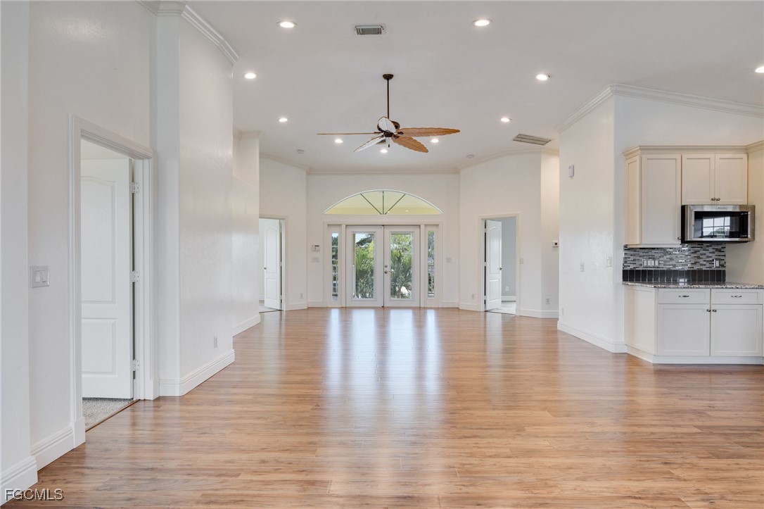 6106  Plumosa Avenue