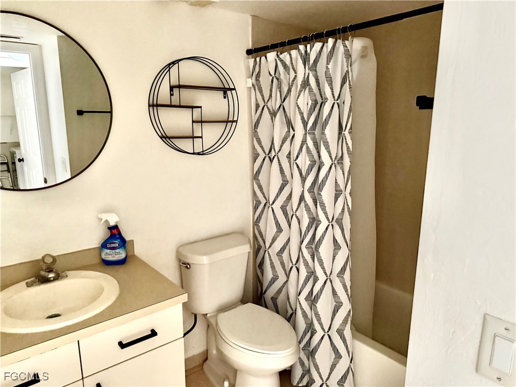 1104 SE 8th Street, Apartment 4