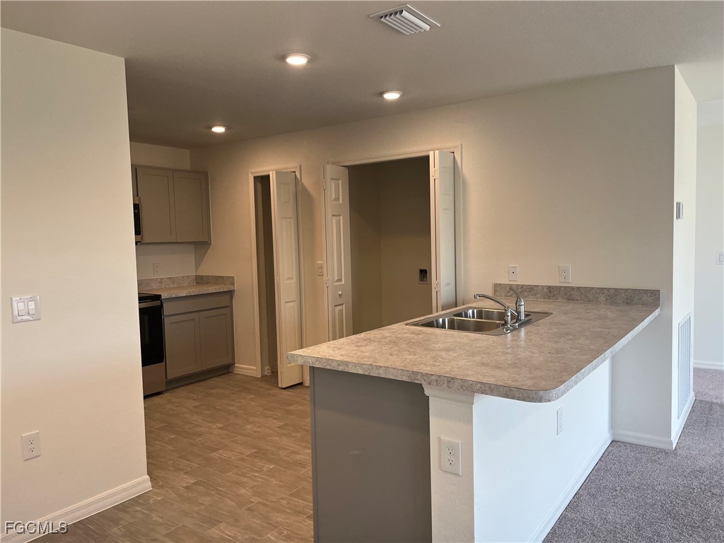 3218 NE 14th Place