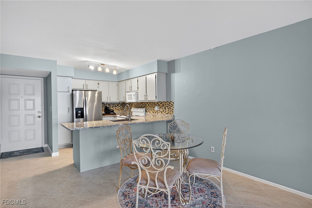 1100 Pondella Road, Apt 811