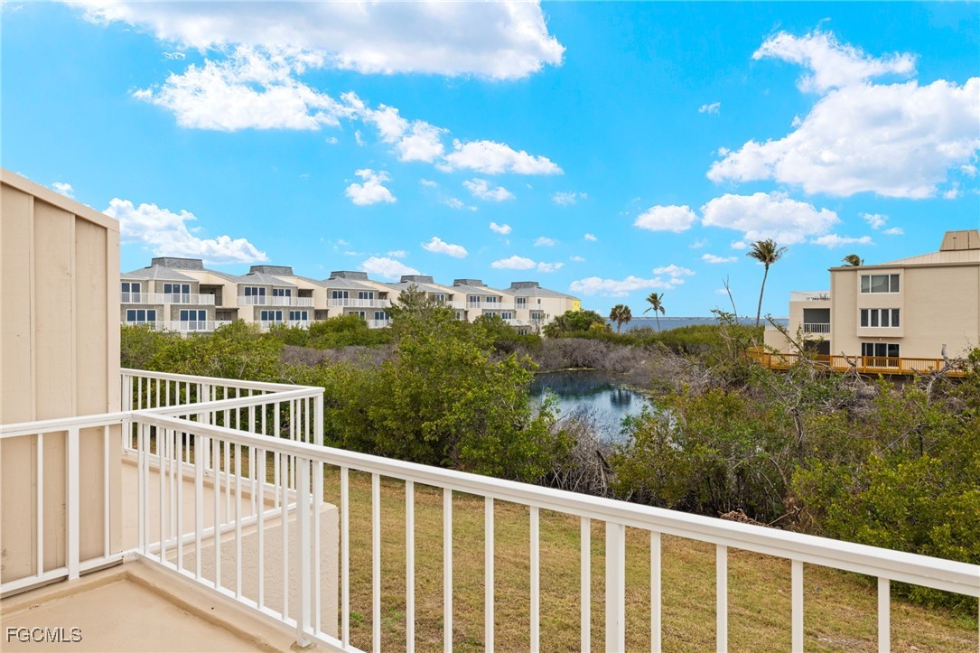 200  Periwinkle Way, Apt 216