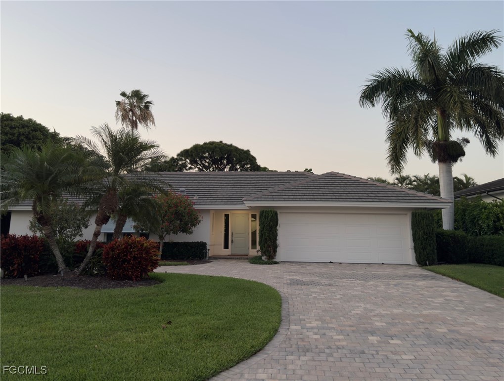 635 Fountainhead Lane