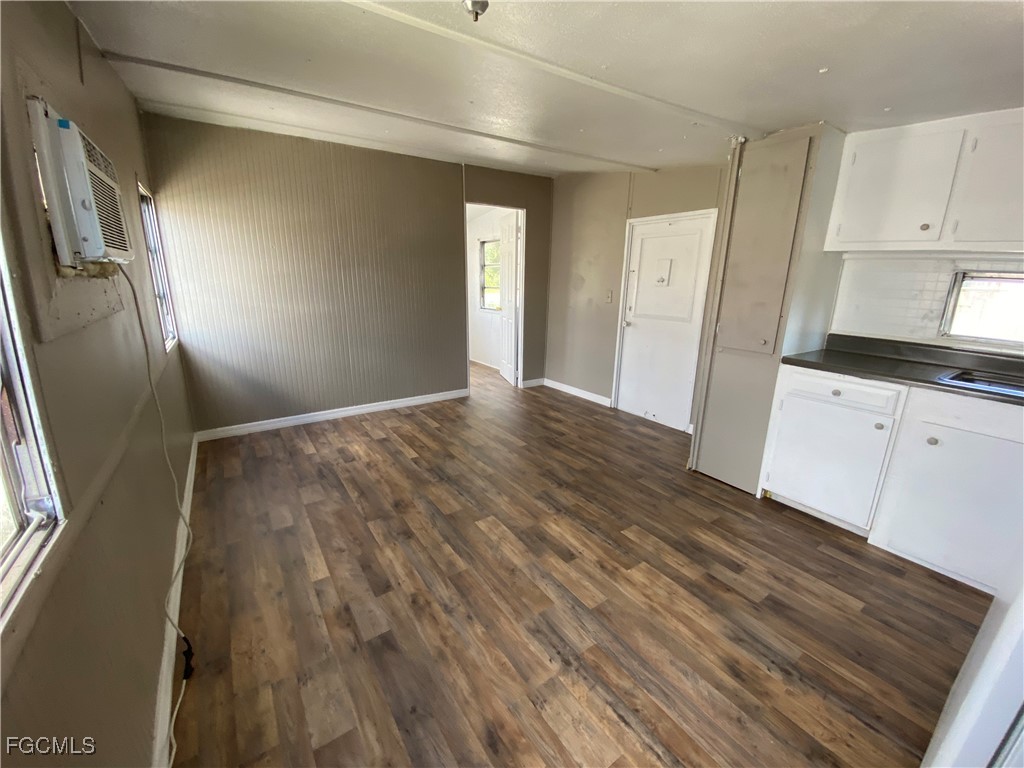 4900 Tice Street, Apt 5