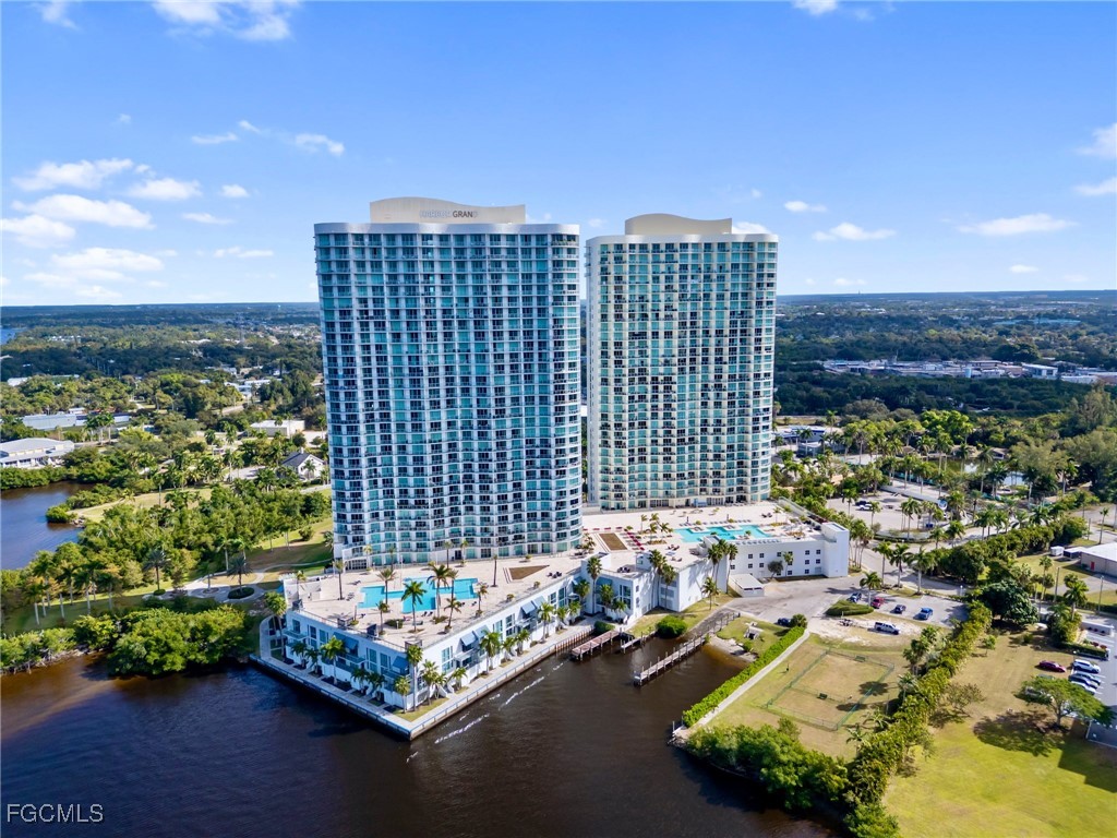 3000  Oasis Grand Boulevard, Apt 1206