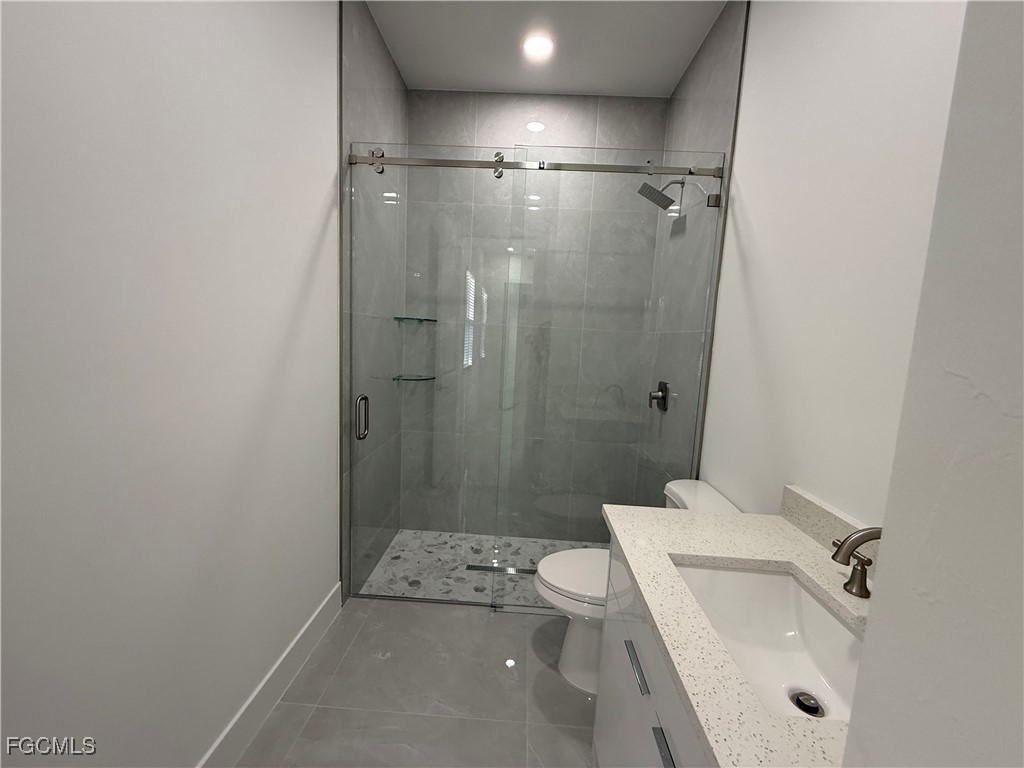 207 W 15th Street