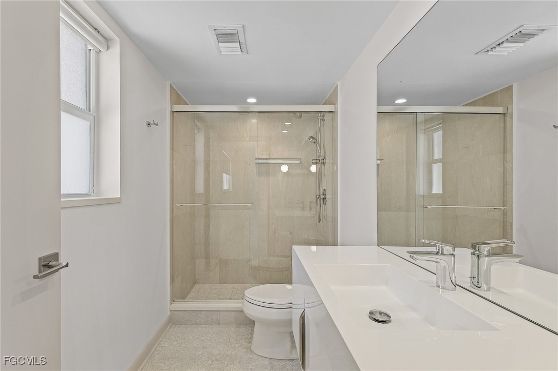 780 10th Avenue, Apt 4