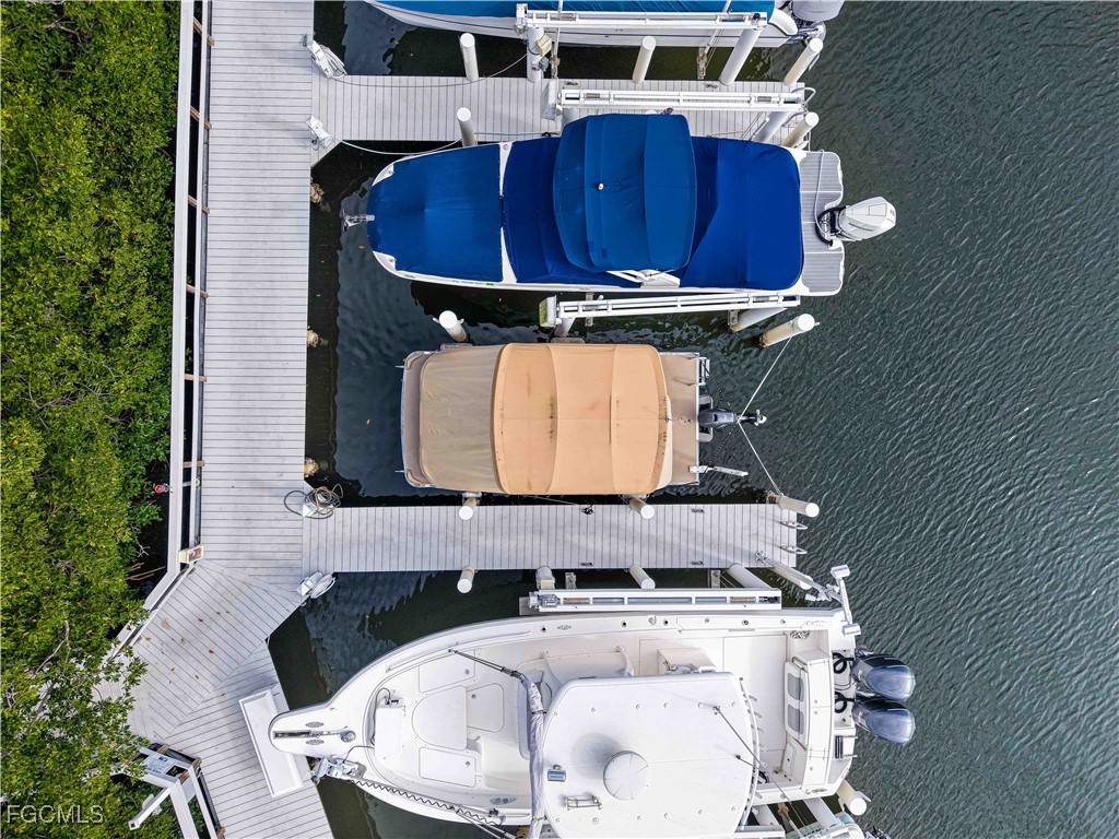 5025  Bonita Beach Road