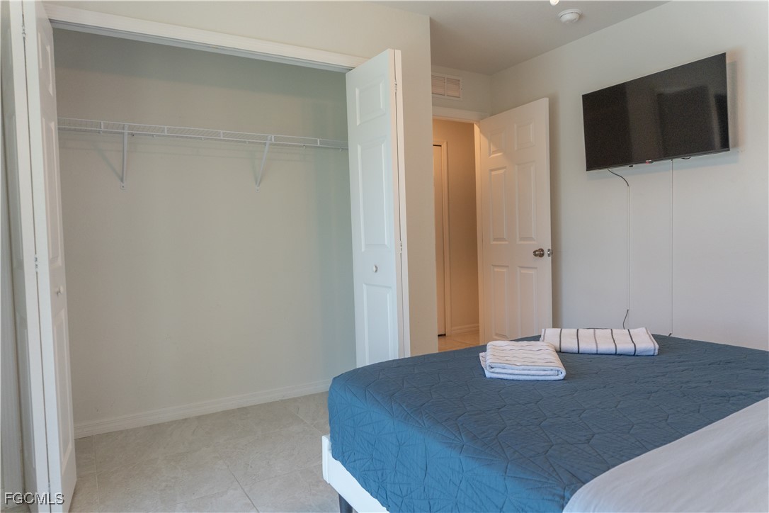 3318 SW 8th Place