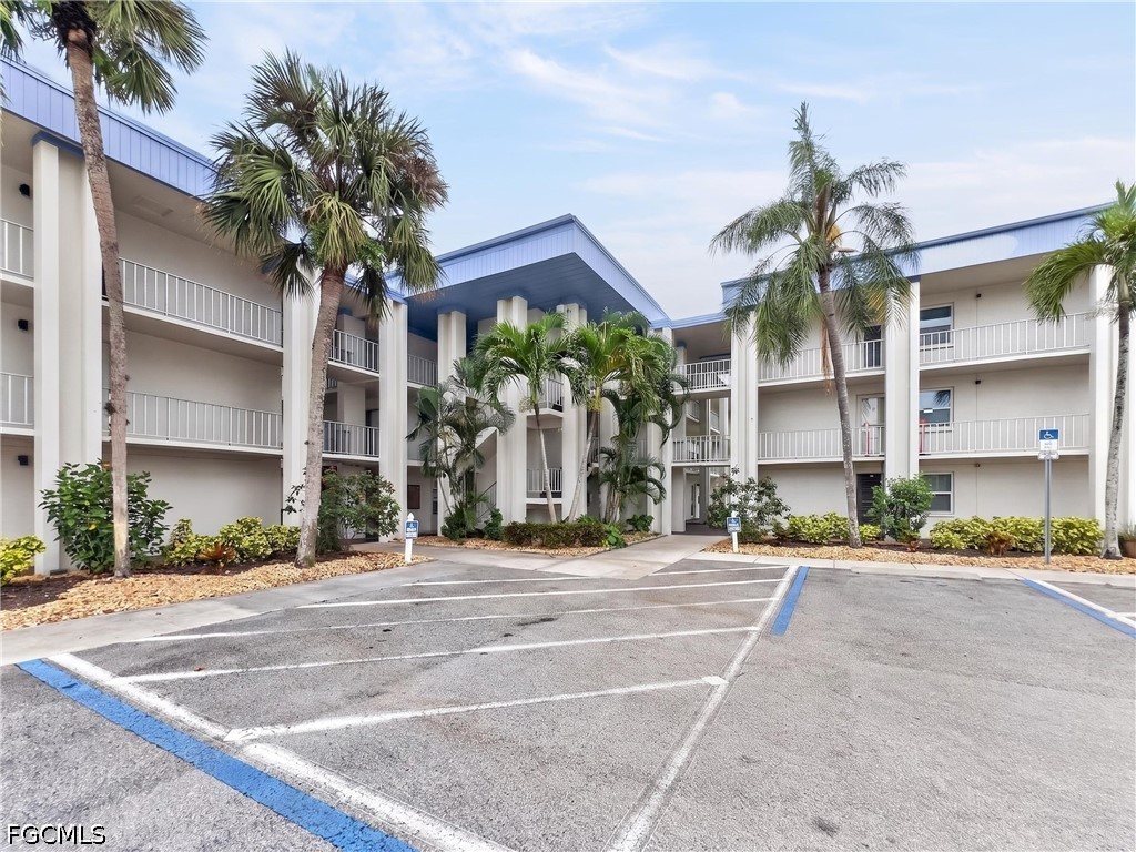1624 Pine Valley Drive, Apt 218
