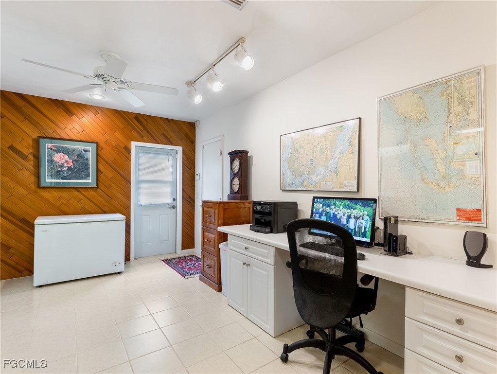 392  Snow Drive