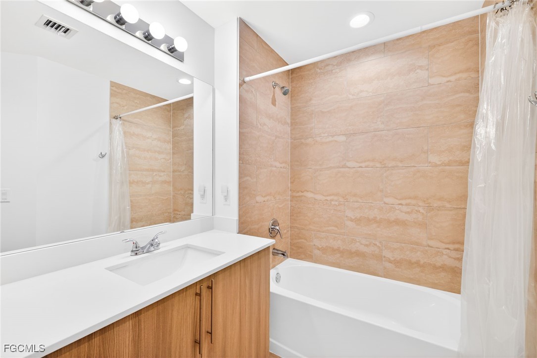 15901 Royal Pointe Lane, Apt 202
