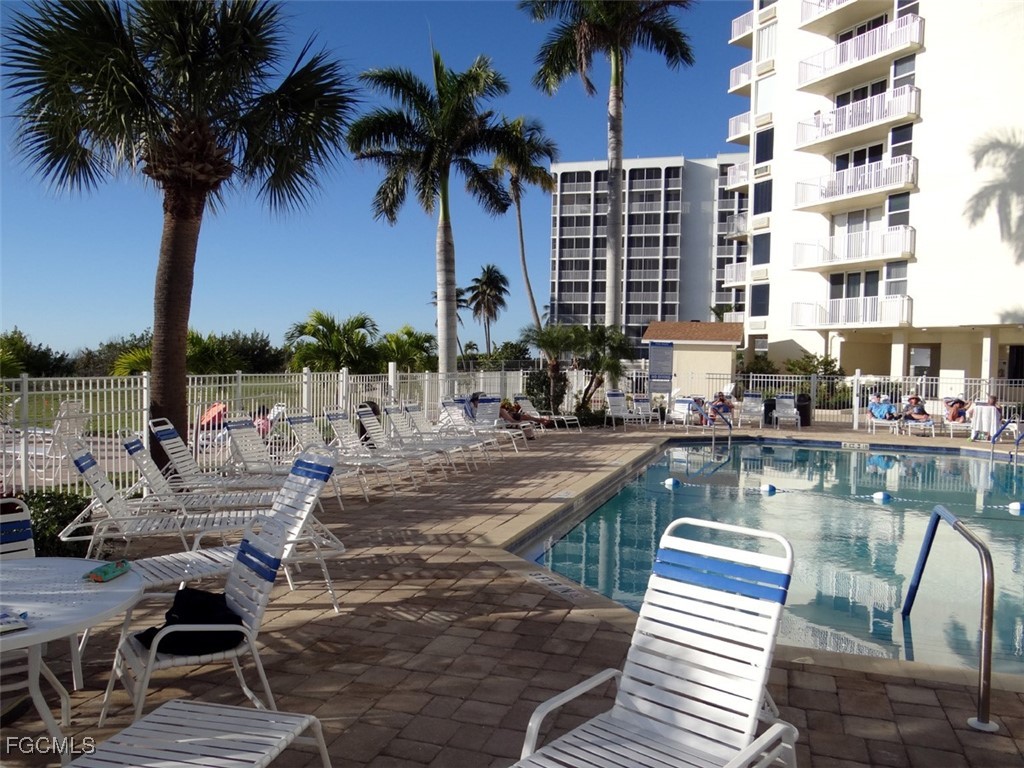 7330 Estero Boulevard, Apt 605