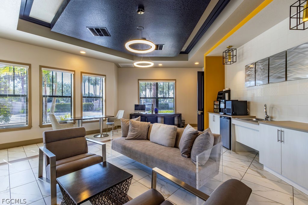 4155  Umbria Lane, Apt 313