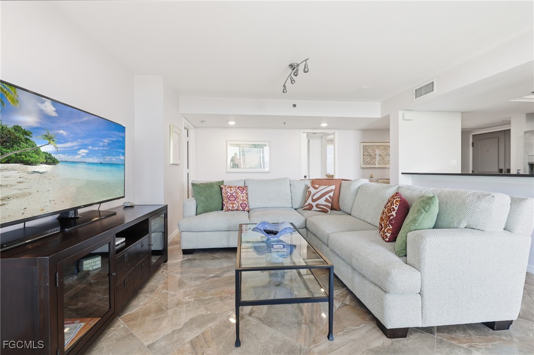 6585 Nicholas Boulevard, Apt 703