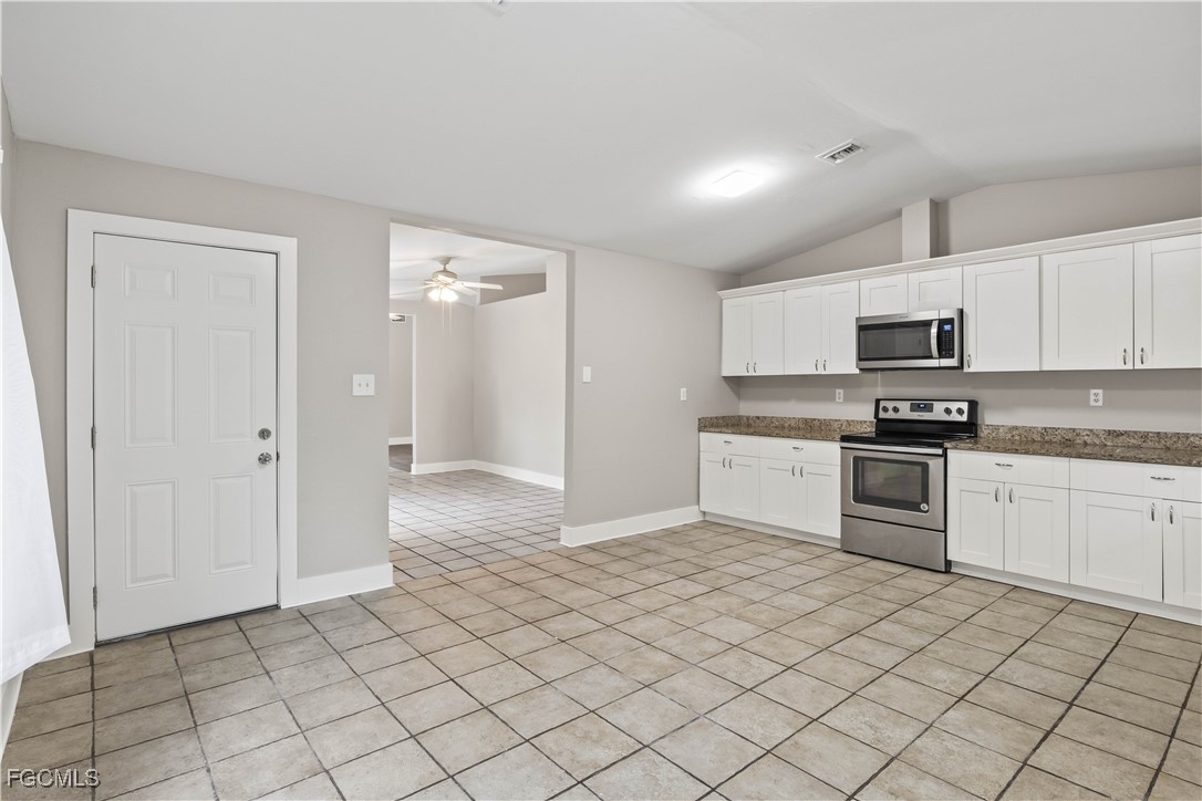 5675  Sandal Lane