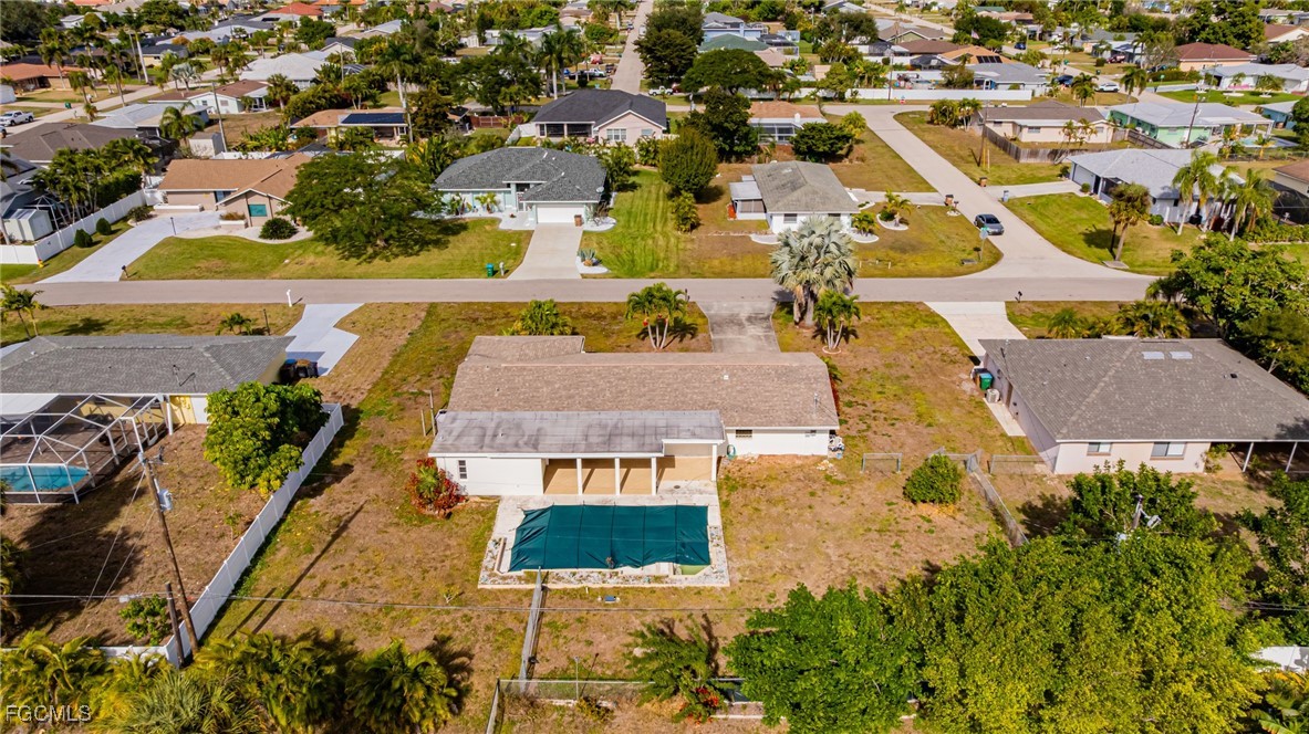 208 SE 43rd Terrace
