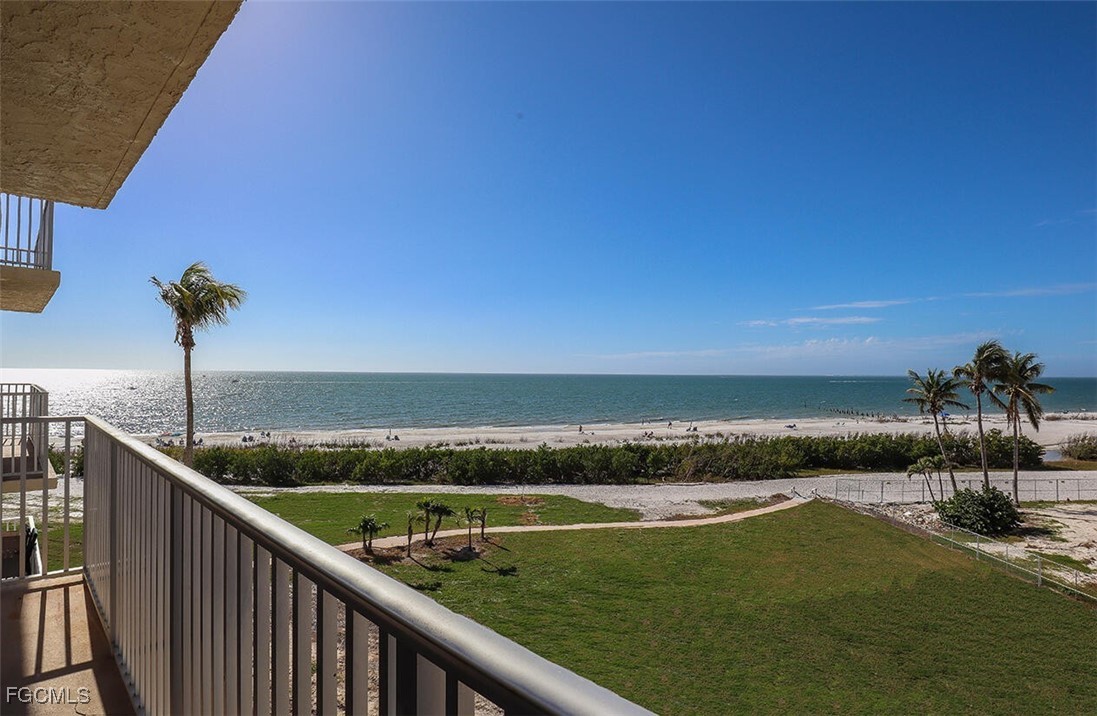 7300 Estero Boulevard, Apt 307