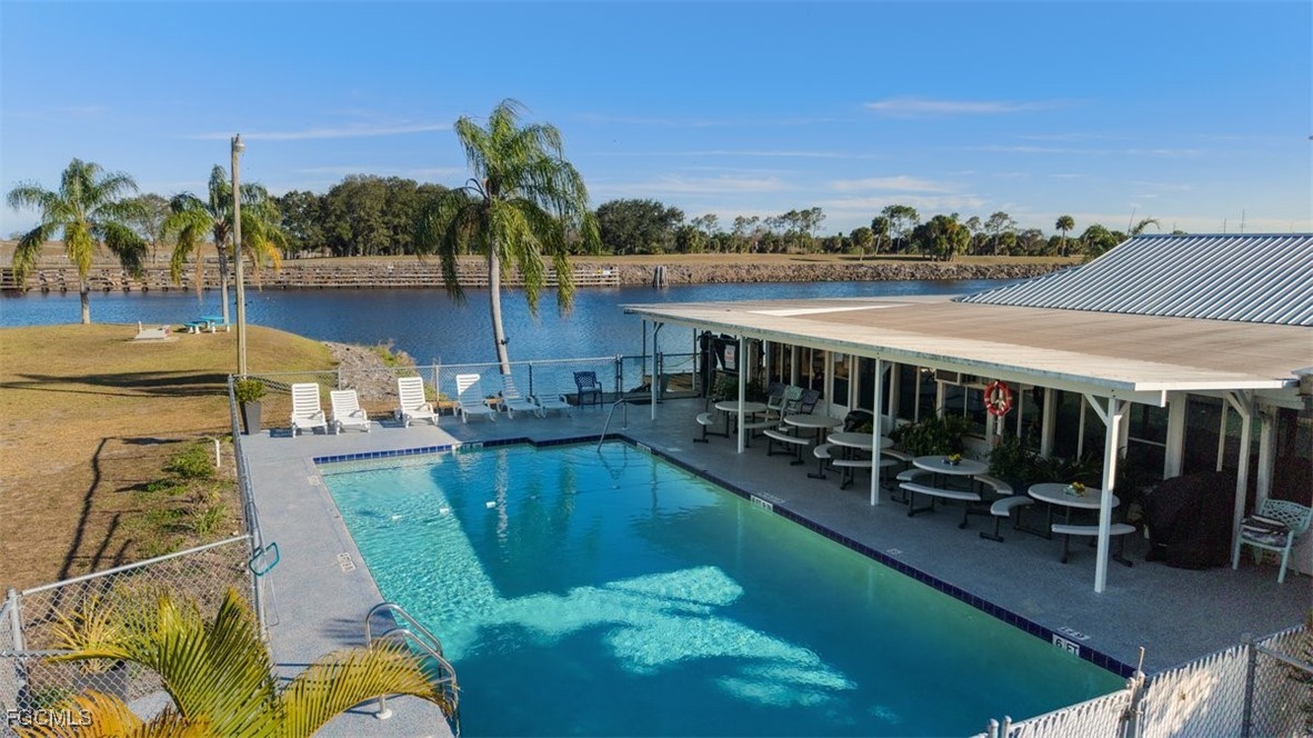 925 Yacht Club Way