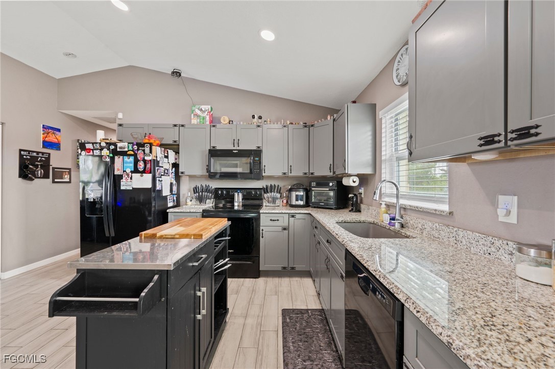 5011  Dania Circle