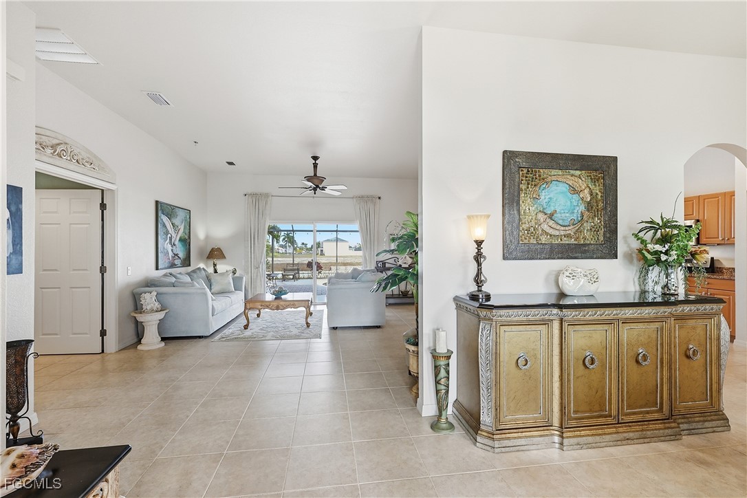 927 SW 28th Terrace