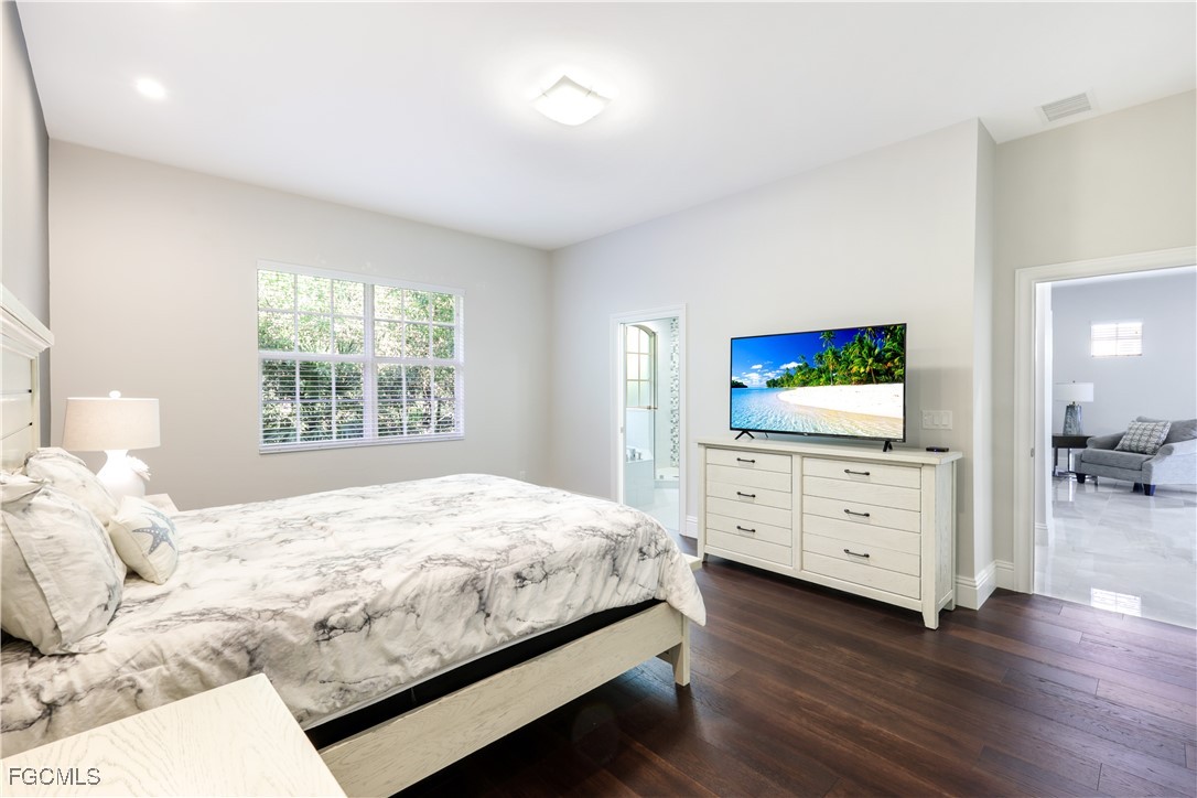 5652  Kensington Loop