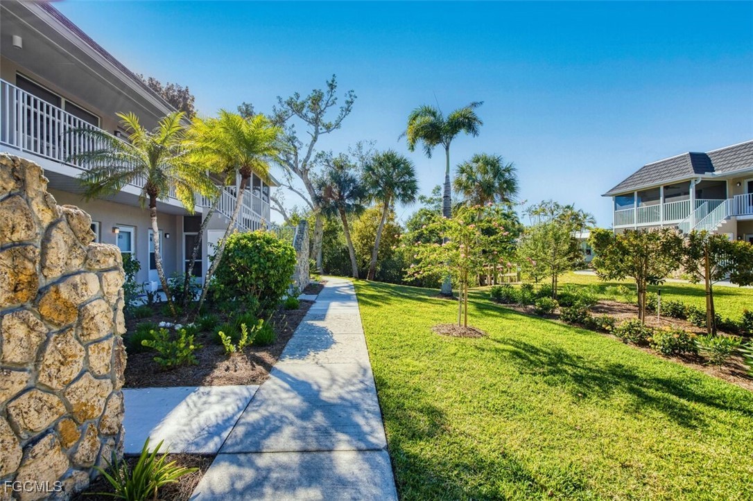 601 Periwinkle Way, Apt D7